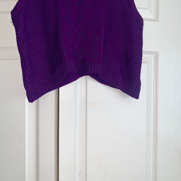 St.john crop layered top - Picture 2 of 6